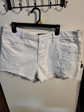 NEW KUT FROM THE KLOTH WHITE DISTRESSED SHORTS SZ 14